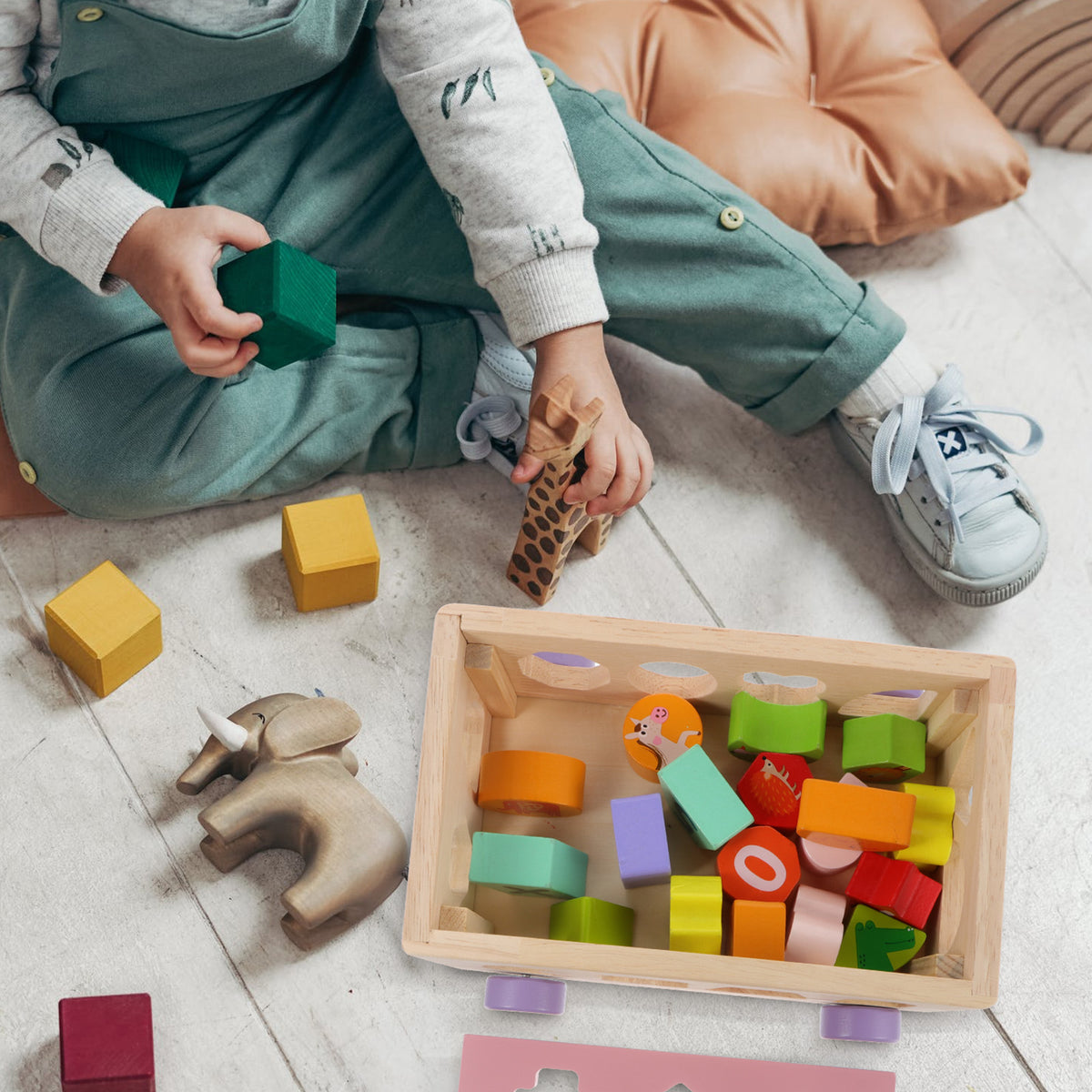 18-hole Wooden Shape Matching Sorting Toys D52237